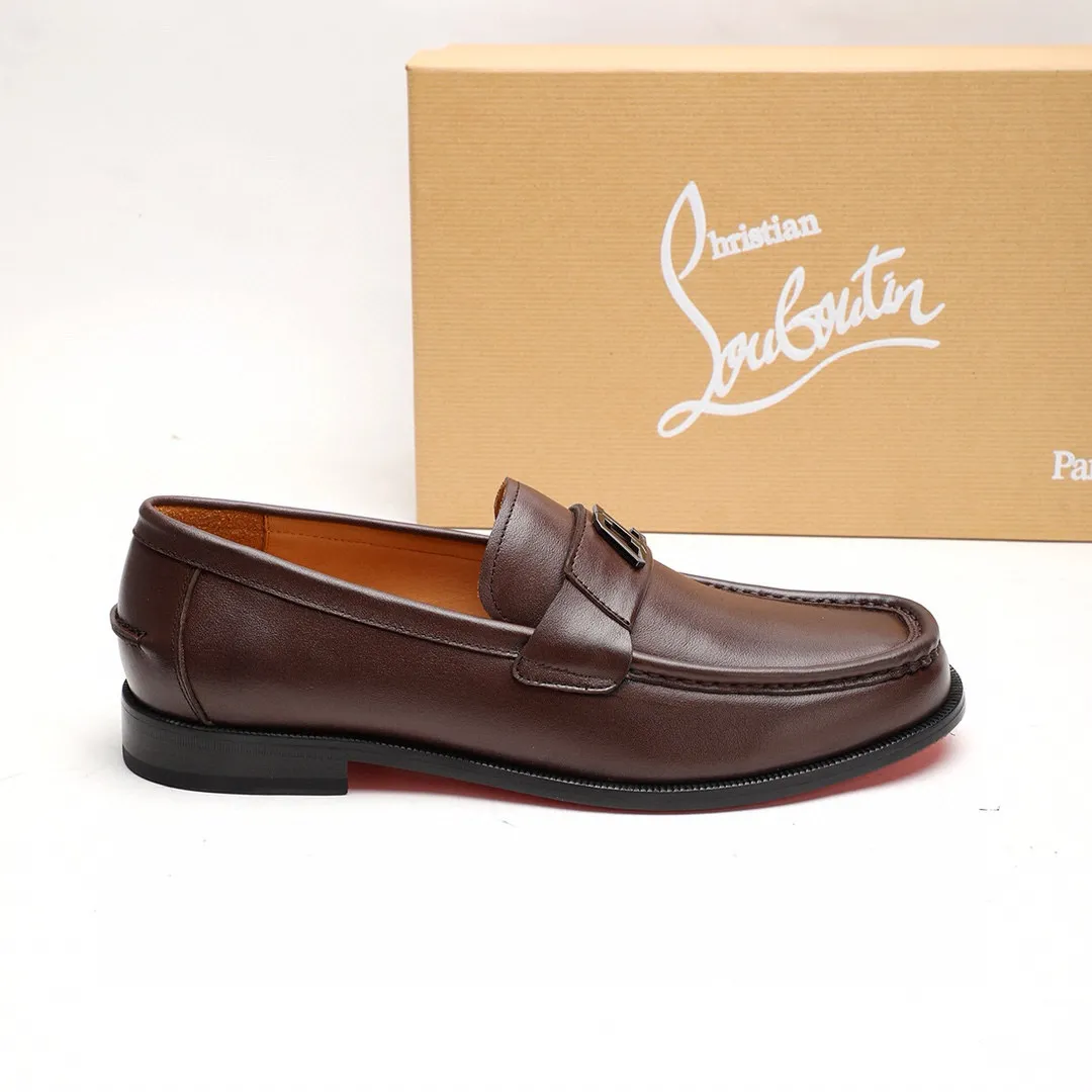Batch 1,080 yuan 💰••New real shots••CL～High-end men’s 👔casual•loafers with red soles! ••🆑Genuine and top-quality goods from original orders ••✅💯 Purchase goods from top-quality original orders! Original imported patterned cowhide ➕Imported cowhide lining ➕Cowhide feet ➕Original leather outsole~🉑️Feel free to compare the authentic ones! Size: 38-44 (45.46.47 can be customized)